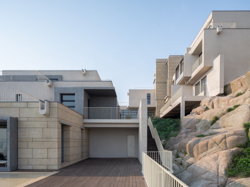 Lost Villa Huanglong Island Lighthouse Hotel by WJ STUDIO