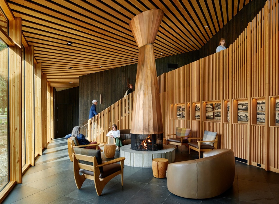 Black Butte Ranch Lodge by Hacker