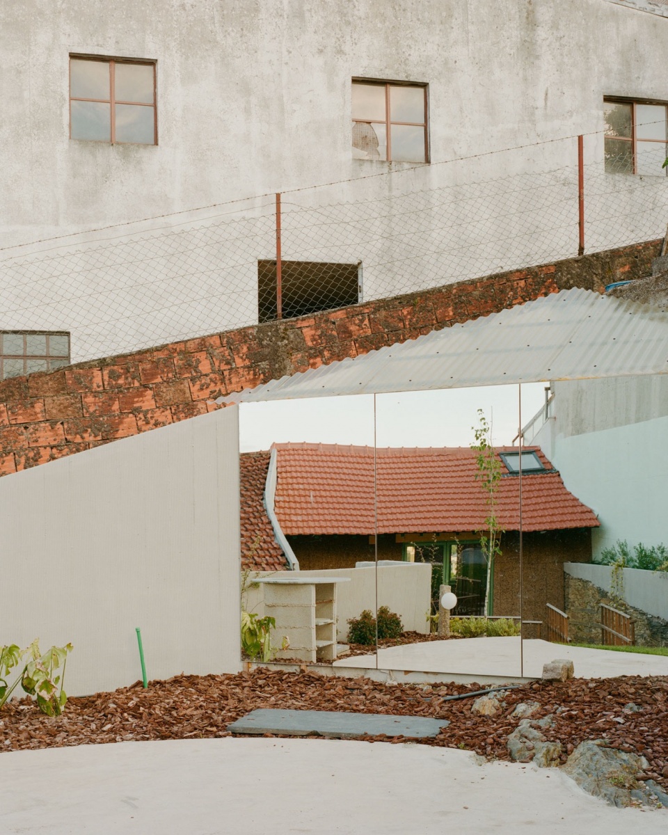 HOUSE IN VALONGO Atelier Local