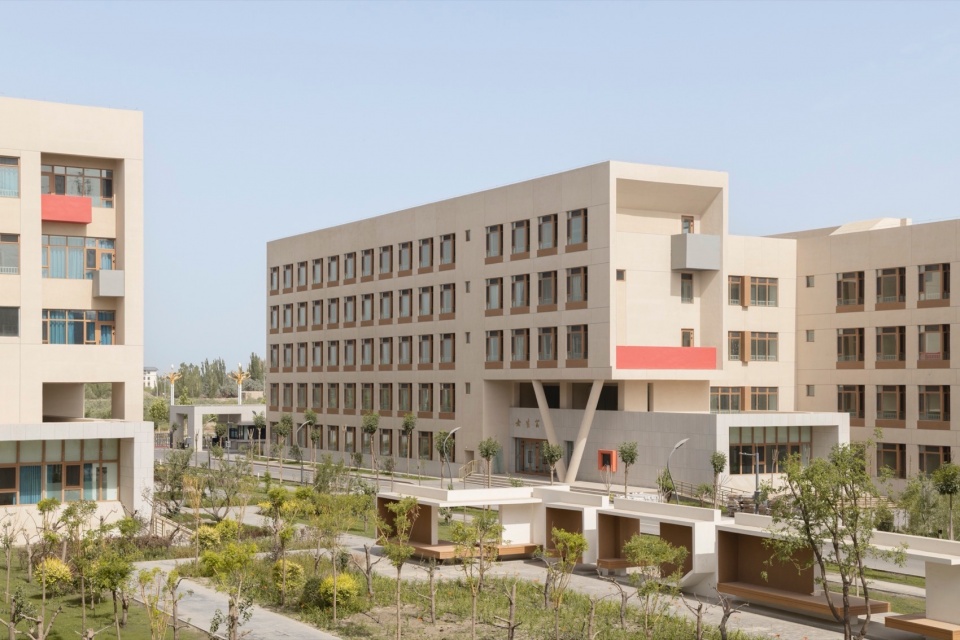 Tiemenguan Huashan High School by Jiangsu Provincial Zhongrui East China Institute of Architectural Design and Research Co Ltd Qurui Shan...