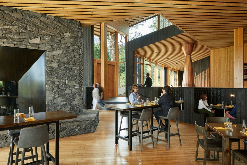 Black Butte Ranch Lodge by Hacker