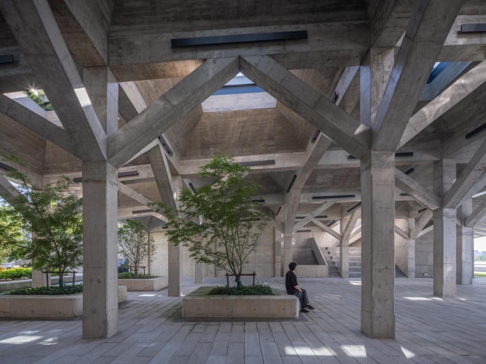 Pier One Dishui Lake by TM Studio