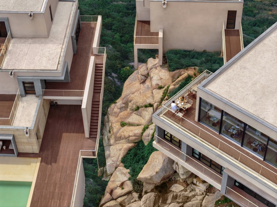 Lost Villa Huanglong Island Lighthouse Hotel by WJ STUDIO