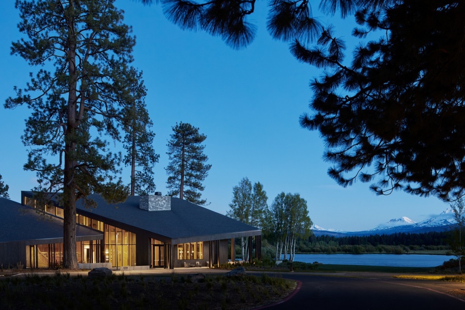 Black Butte Ranch Lodge by Hacker