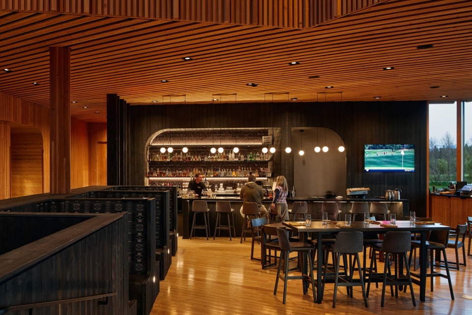 Black Butte Ranch Lodge by Hacker