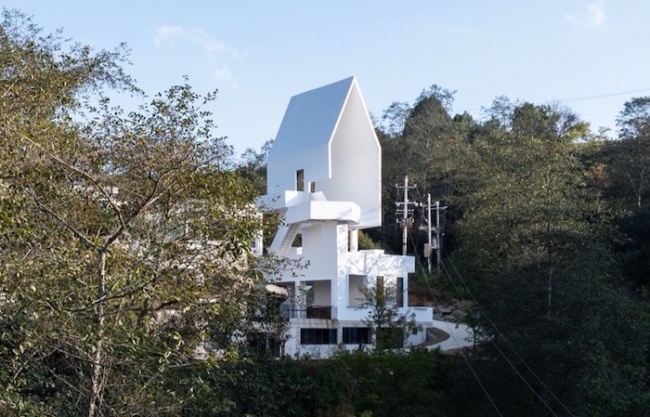 Dali Wuliangshan Flying bird Art Gallery by Kong Xiangwei Studio