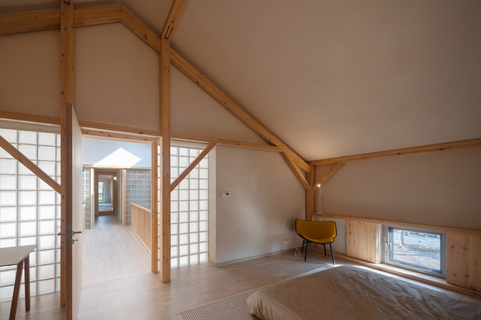 jiangshan timber retreat by nota architects