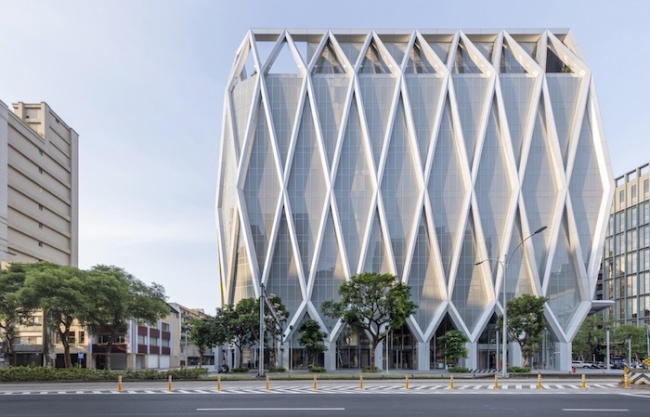 上海商业储蓄银行总行大楼 / 潘冀联合建筑师事务所