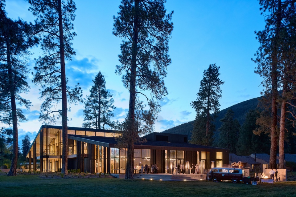 Black Butte Ranch Lodge by Hacker