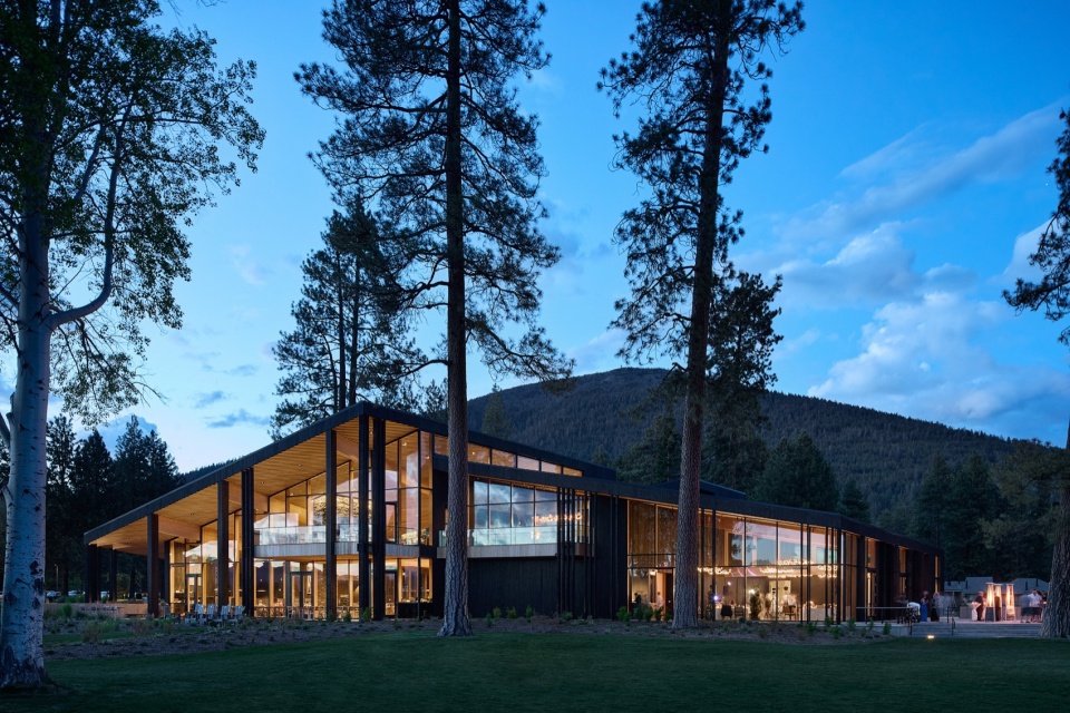 Black Butte Ranch Lodge by Hacker