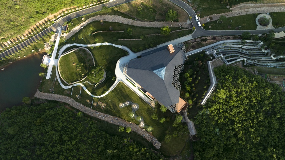 Shijiazhuang Ander Memorial Park Cloud Mirror by Archermit