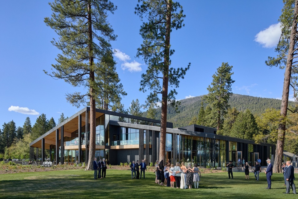 Black Butte Ranch Lodge by Hacker