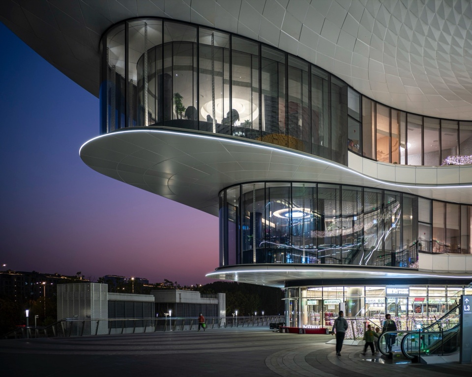 Suzhou Wujiang Songling Avenue Bus Terminal