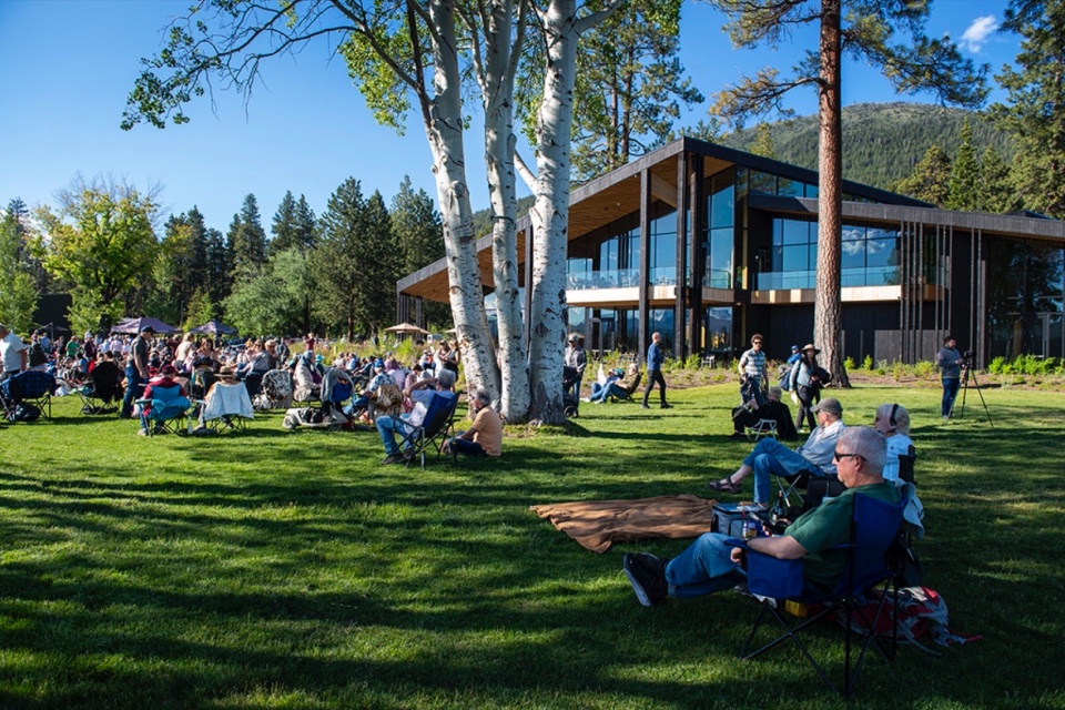 Black Butte Ranch Lodge by Hacker