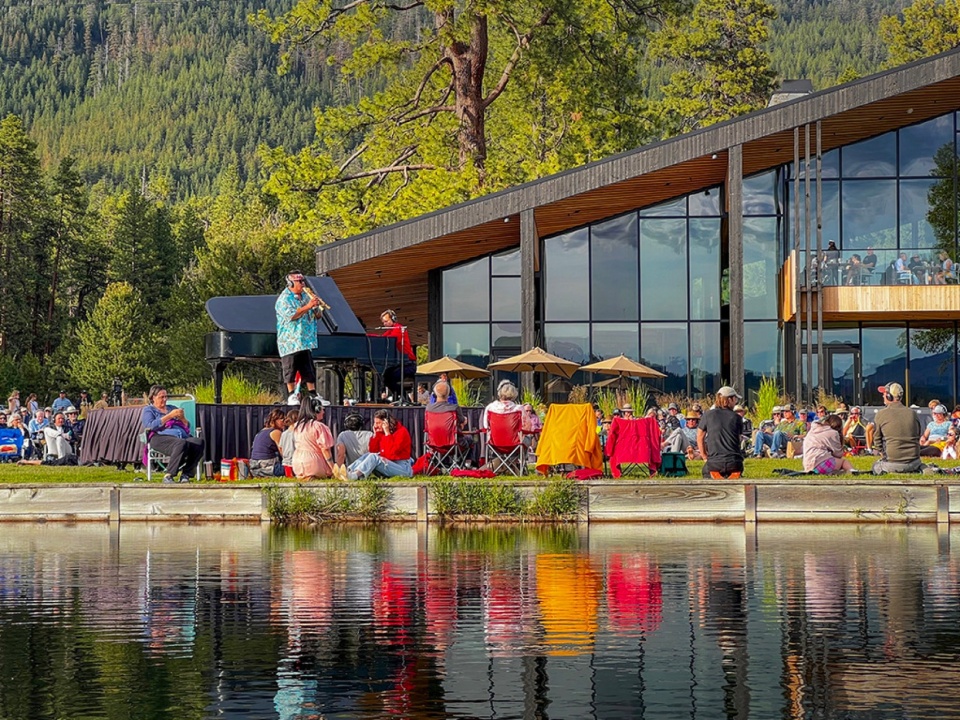 Black Butte Ranch Lodge by Hacker
