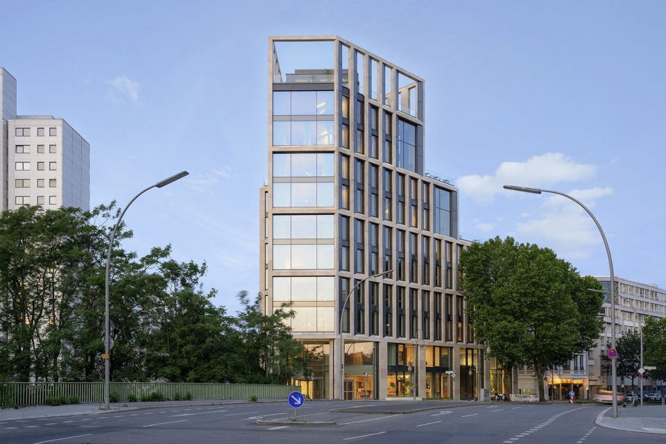 b one office building by cfmoller architects