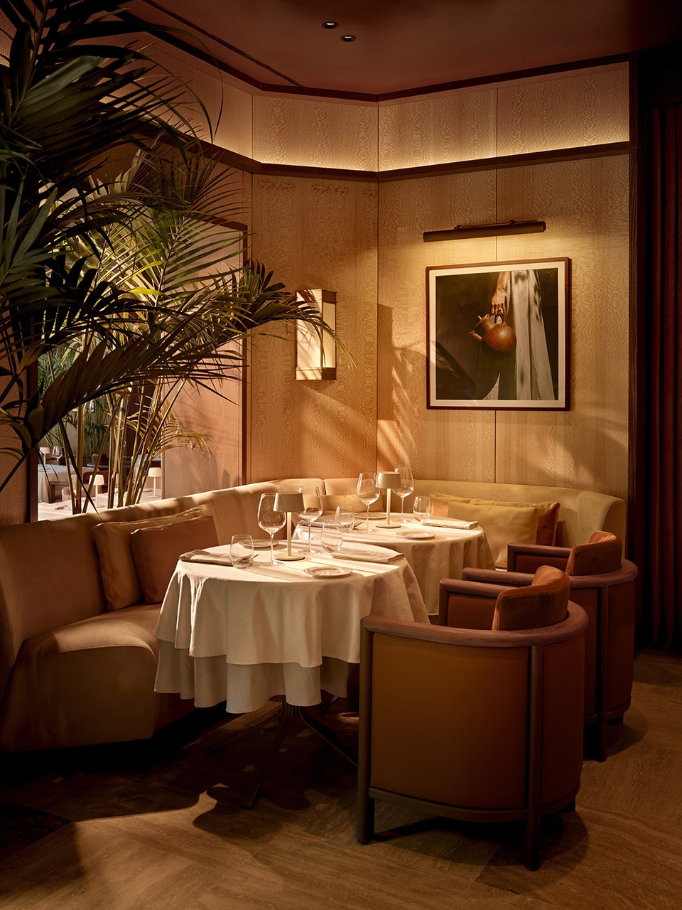 esca restaurant by urbanjobs