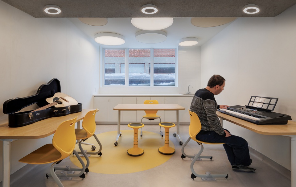 Centre Lise et Yvon Lamarre by Lamarre