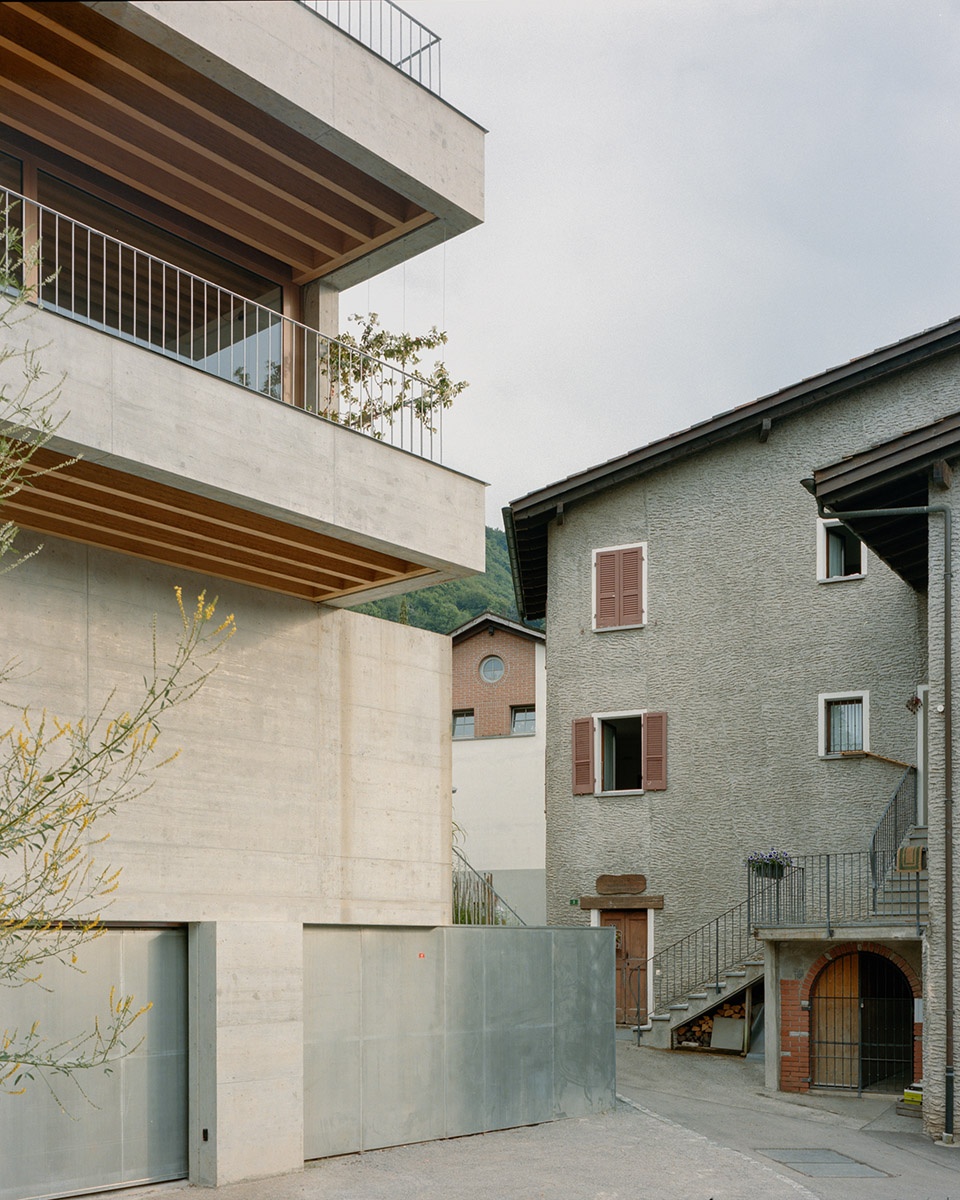house in pazzallo by cerbi zaccara architetti