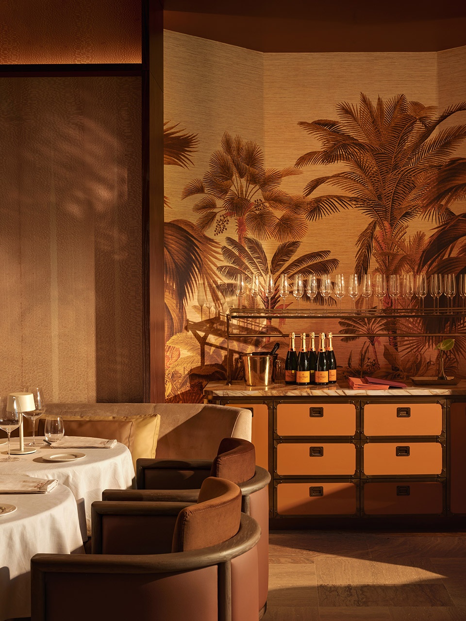 esca restaurant by urbanjobs