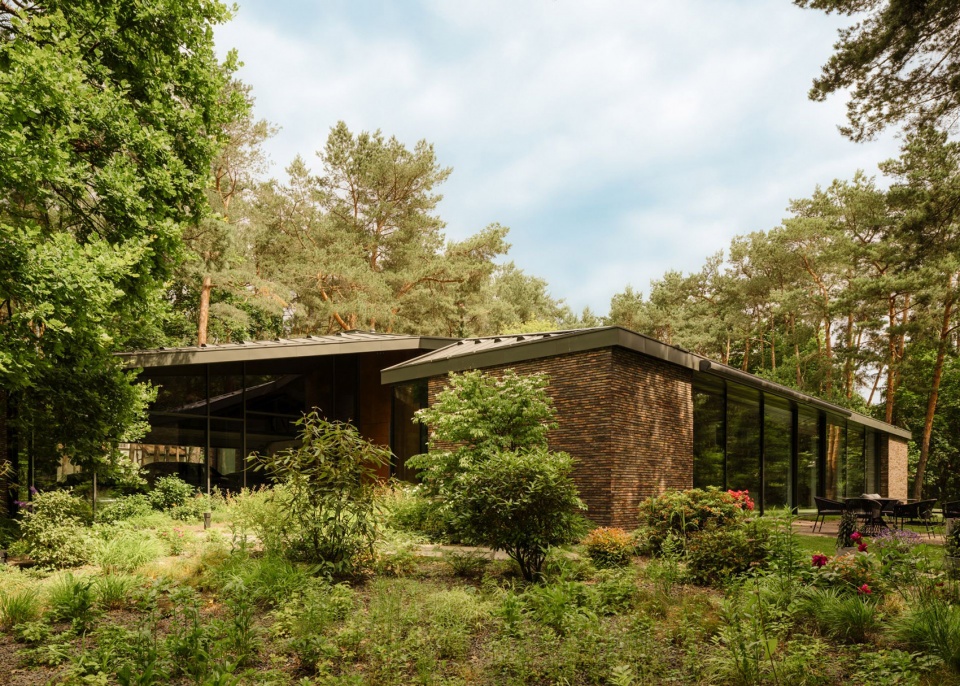 the travelers house by bbgk architekci