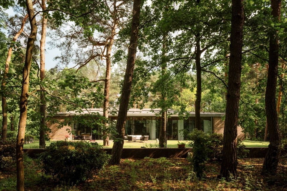 the travelers house by bbgk architekci