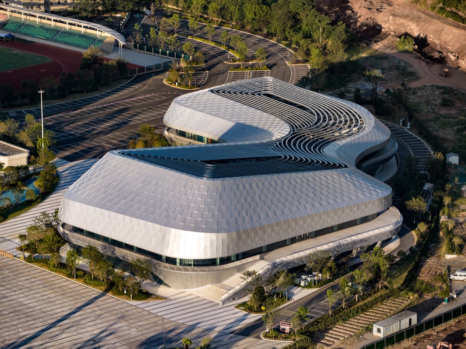 Hushan Sports Park Swimming Center by LYCS Architecture Work