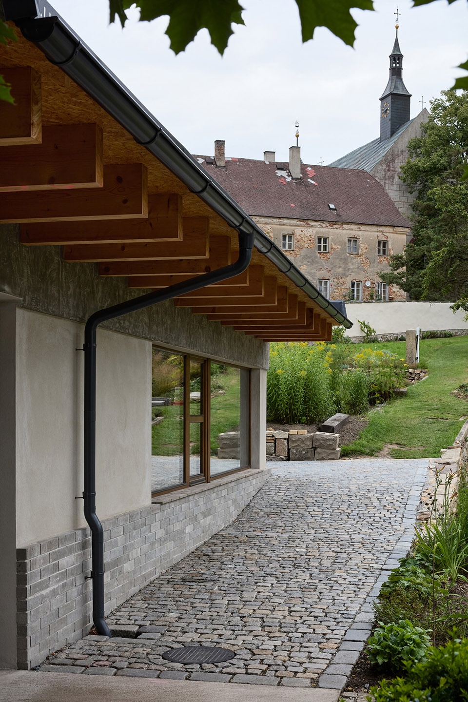 kraffer garden by matej sebek architekti atelier za mak
