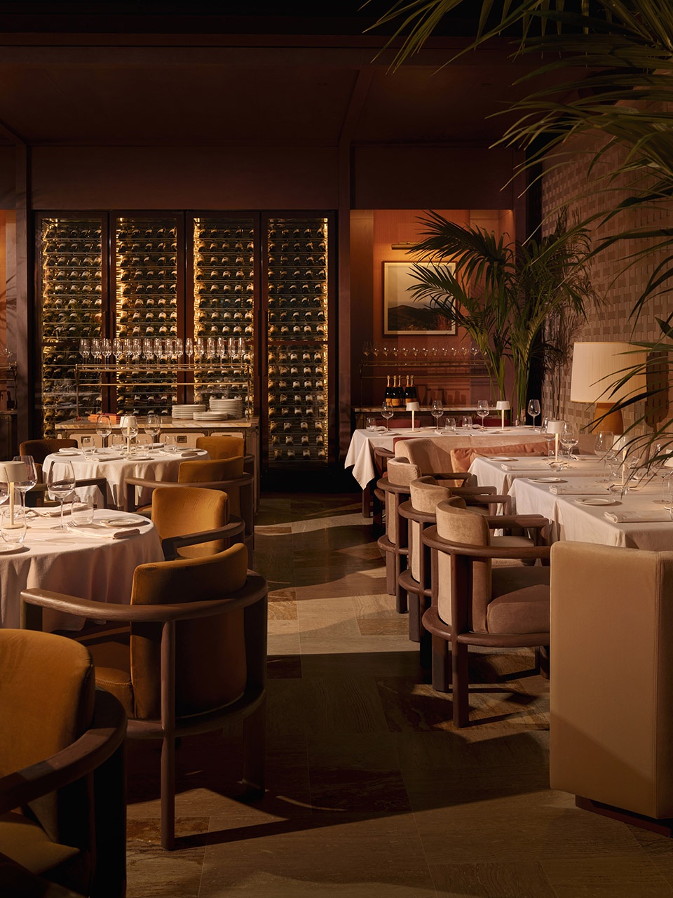 esca restaurant by urbanjobs