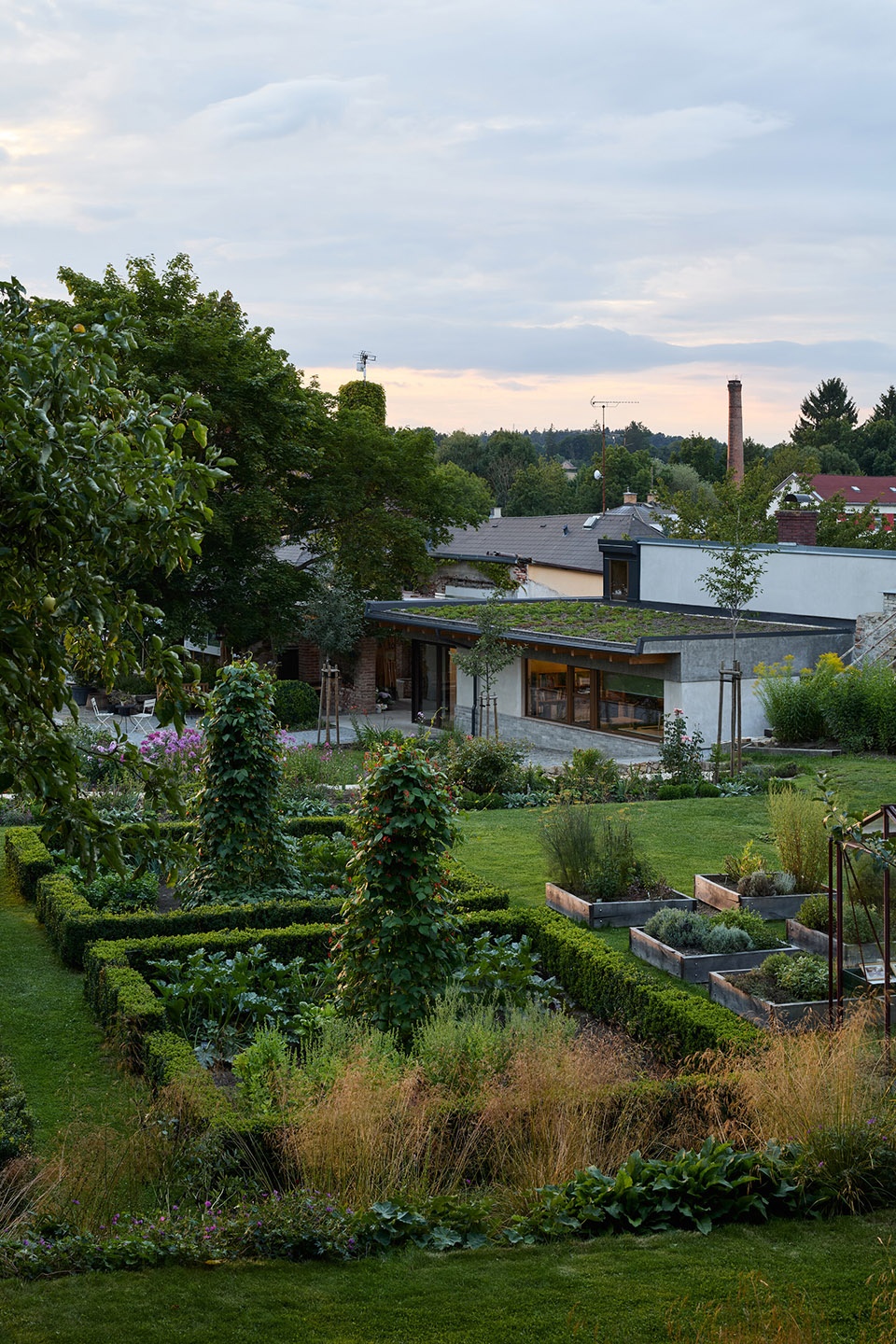 kraffer garden by matej sebek architekti atelier za mak