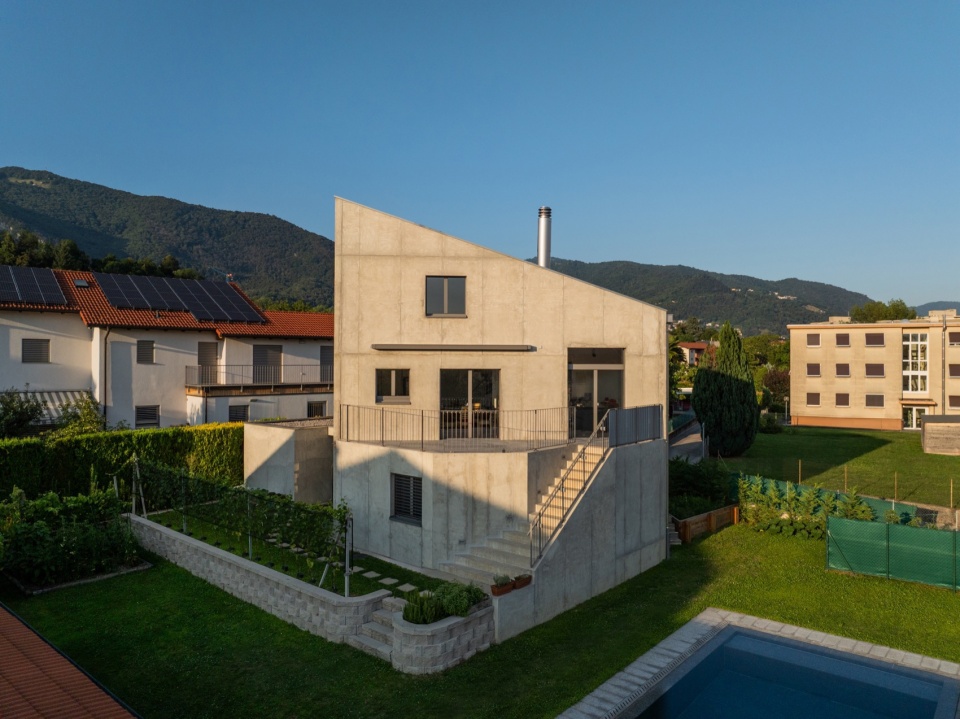 SWISSHOUSE XL in Coldrerio Davide Macullo Architects