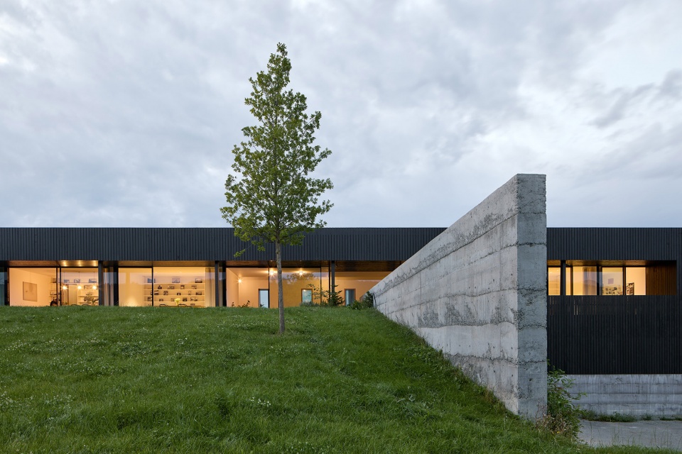 janosik headquarters and showroom by jakub janosik