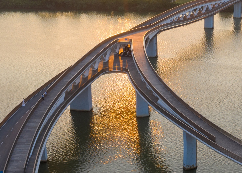 Lixian Landscape Bridge China by Turenscape