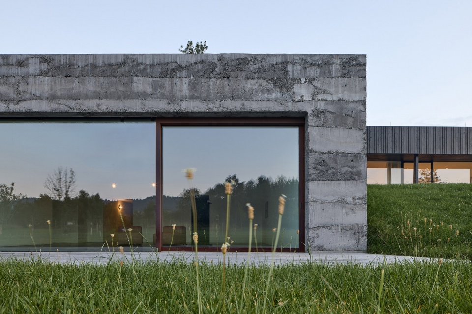 janosik headquarters and showroom by jakub janosik