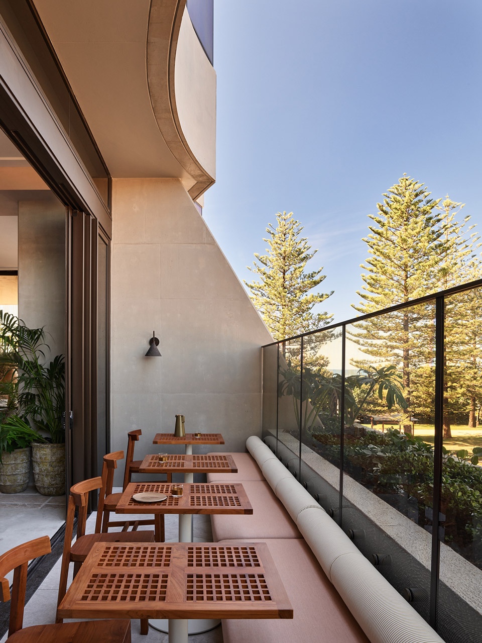 mondrian gold coast by alexanderco