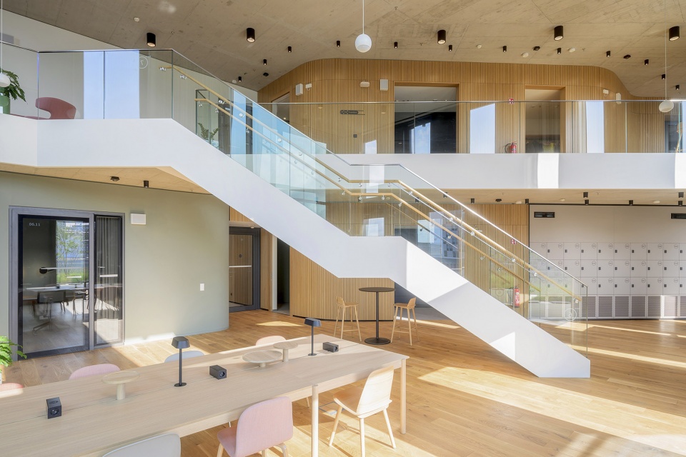 b one office building by cfmoller architects