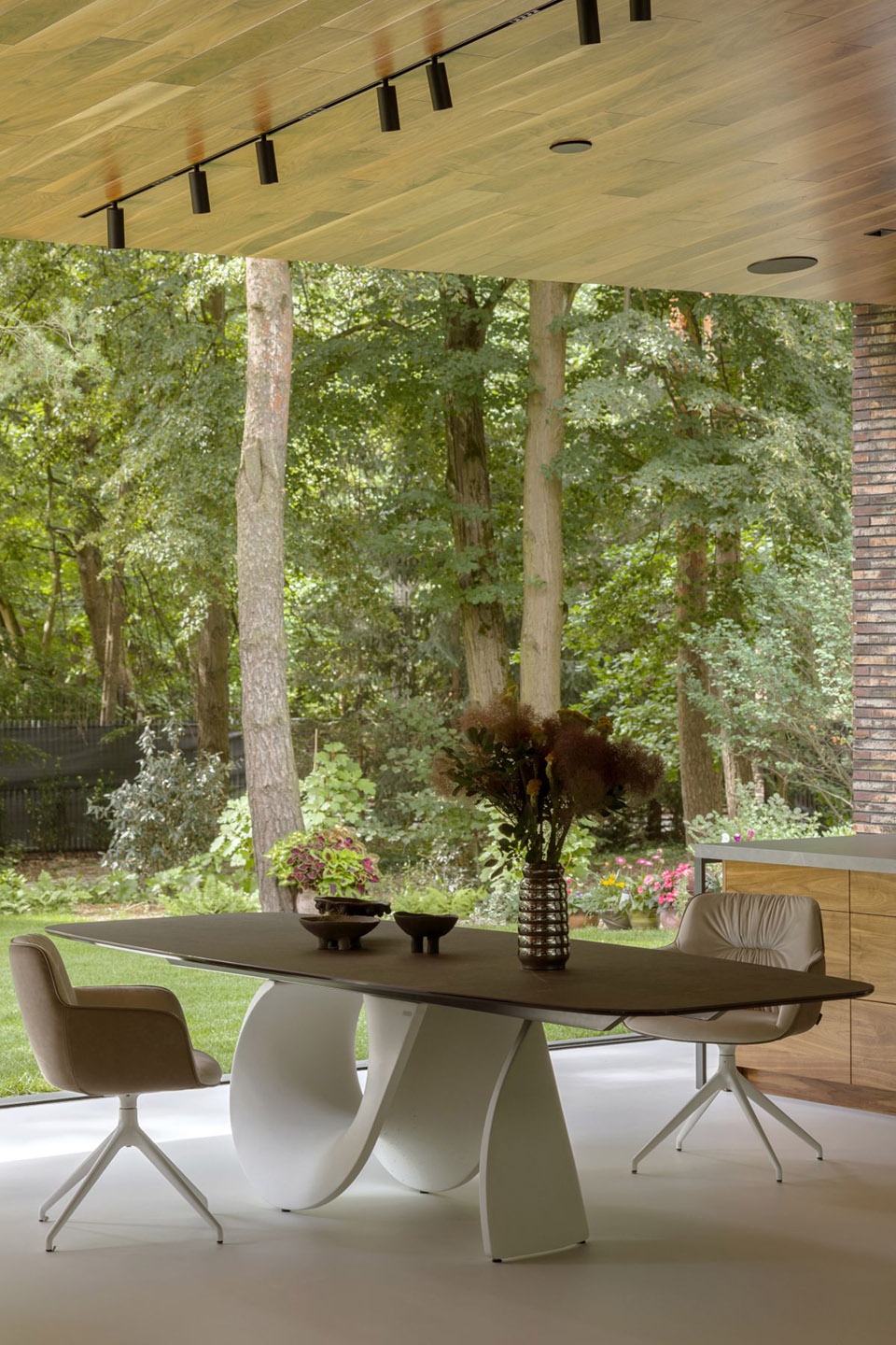 the travelers house by bbgk architekci