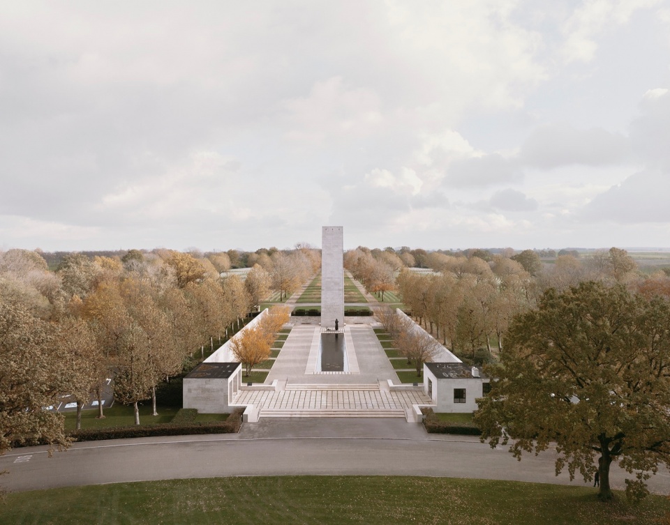 Netherlands American Cemetery Visitor Center KAAN Architecten © Simon Menges