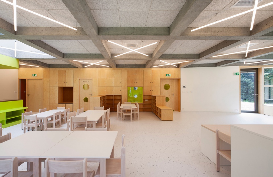 fulnek kindergarten by xtopix architekti