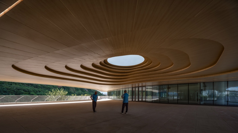 Hushan Sports Park Swimming Center by LYCS Architecture Work