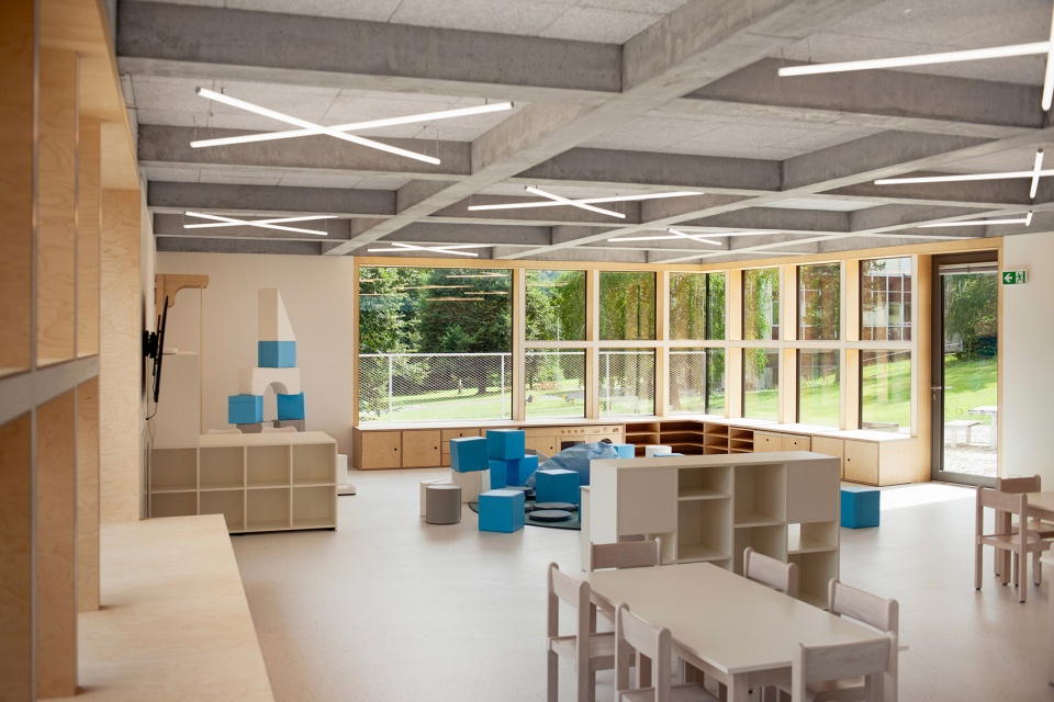 fulnek kindergarten by xtopix architekti