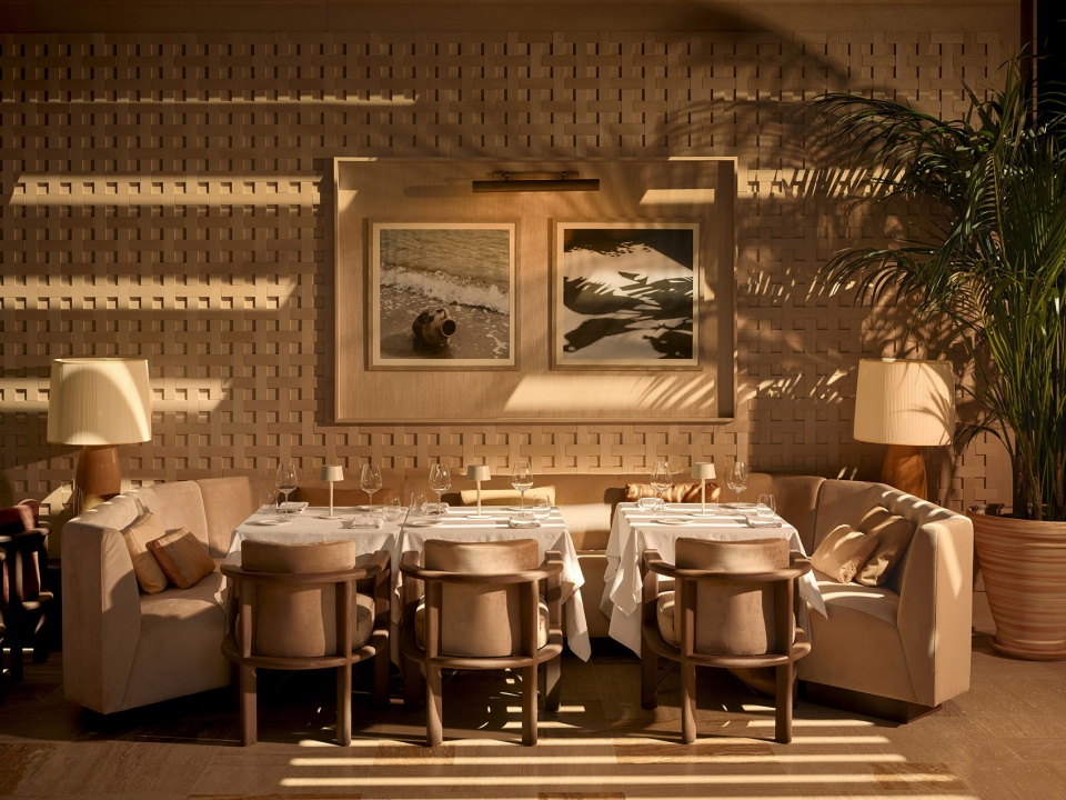 esca restaurant by urbanjobs
