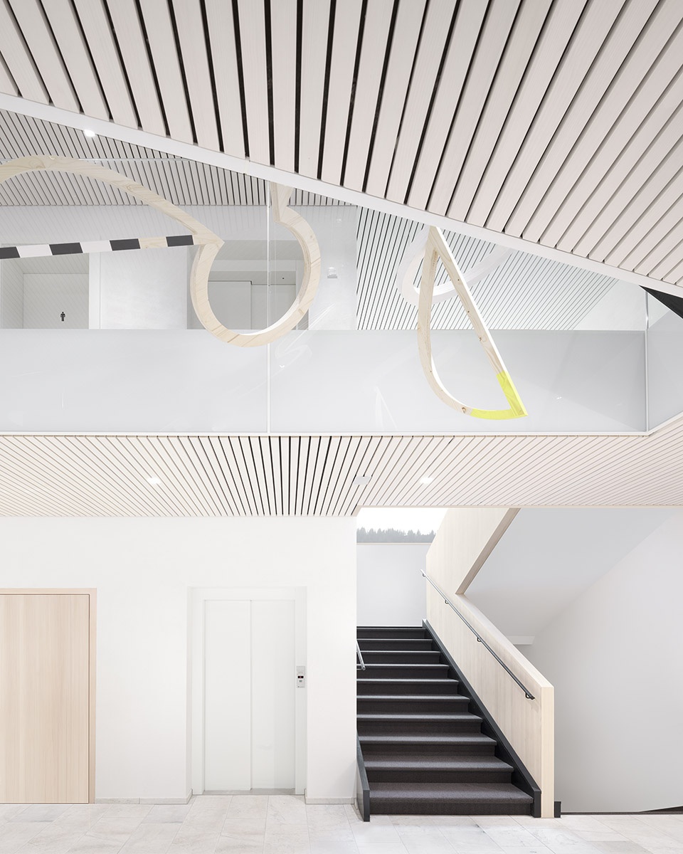 redevelopment raiffeisenbank au by firm architekten