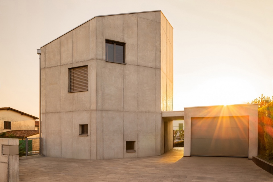 SWISSHOUSE XL in Coldrerio Davide Macullo Architects