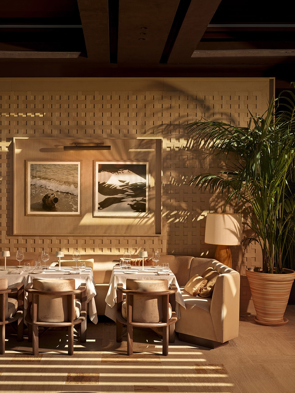 esca restaurant by urbanjobs
