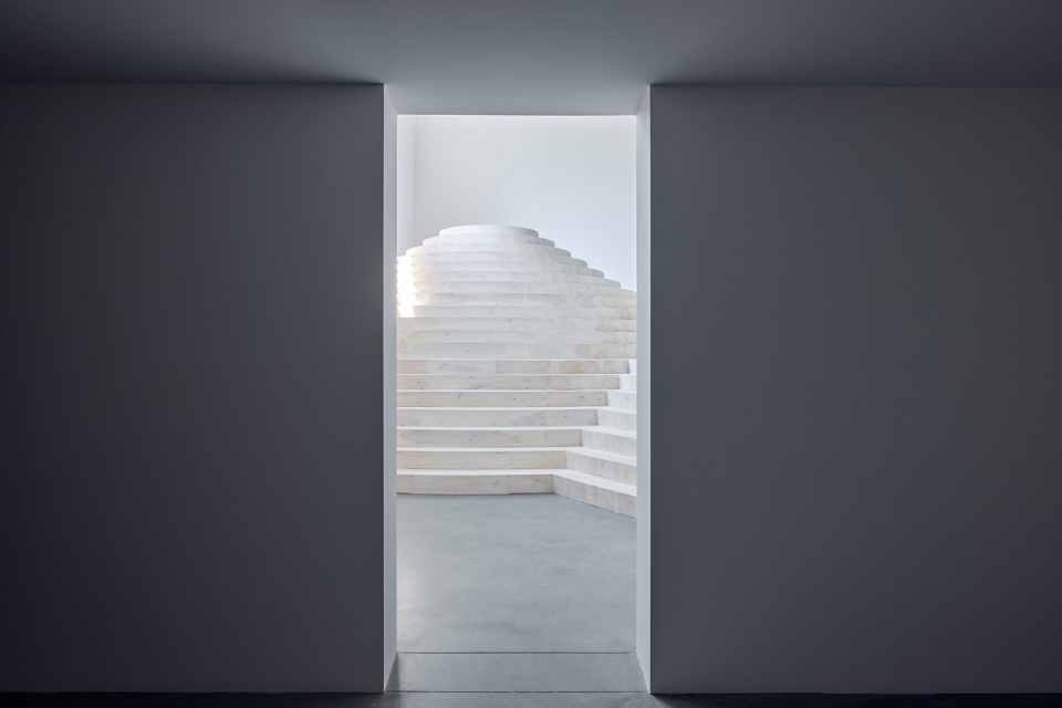 janosik headquarters and showroom by jakub janosik