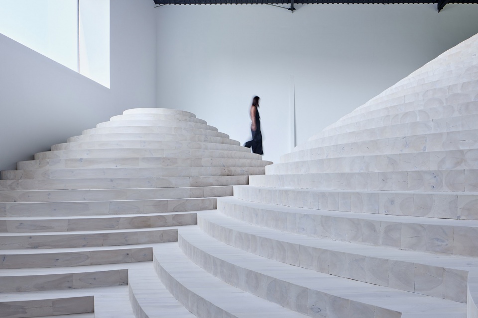 janosik headquarters and showroom by jakub janosik