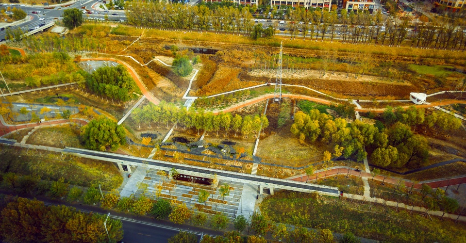 the beijing yongxing river greenway china by turenscape