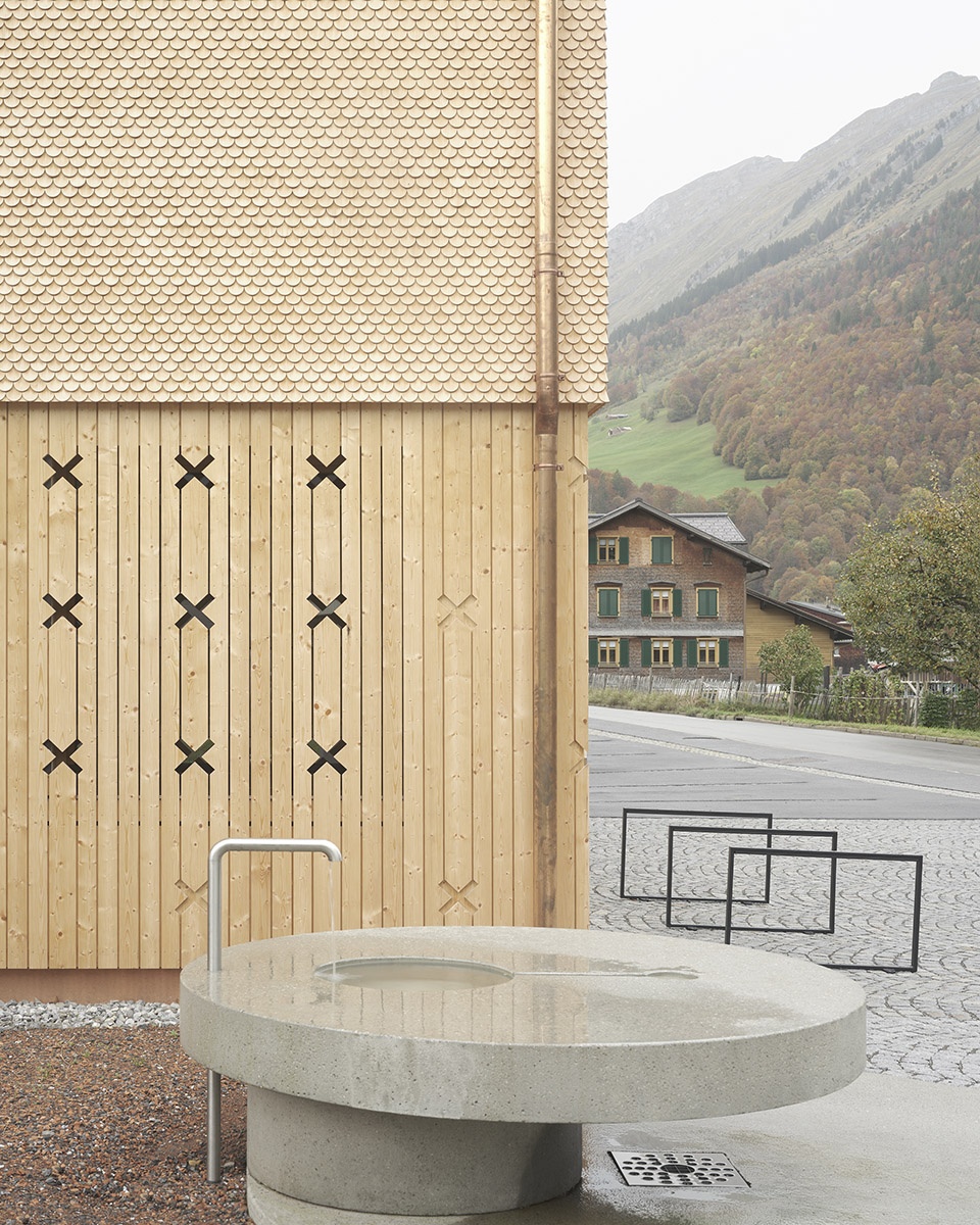 redevelopment raiffeisenbank au by firm architekten