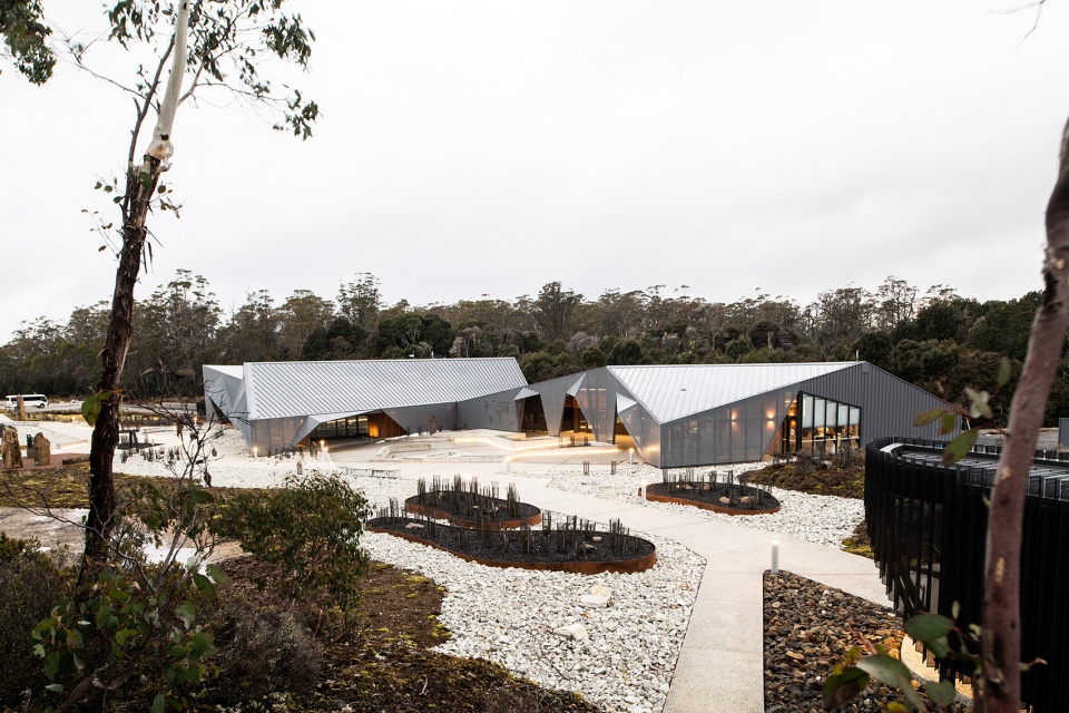 CRADLE MOUNTAIN VISITOR CENTRE by Cumulus